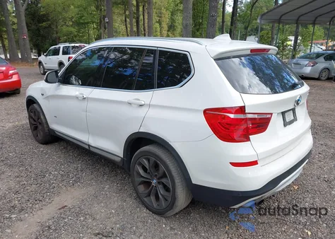2015 BMW X3 xDrive28I z USA, uszkodzony, nr VIN 5UXWX9C55F0D53720